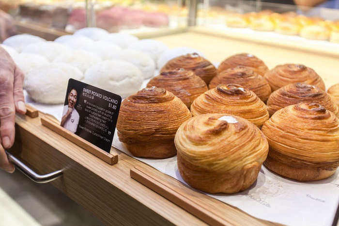 Chỉ với giá từ 20.000 - 35.000 đồng, bạn đã có thể thưởng thức món bánh thơm ngon tại BreadTalk. 