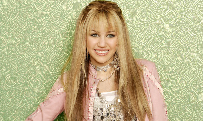 Siêu sao thế giới Hannah Montana trên những sân khấu âm nhạc với hàng triệu người hâm mộ