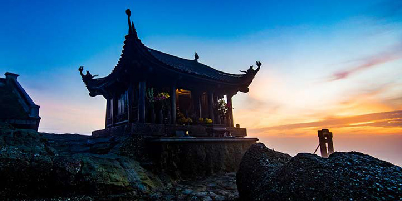 Top 10 ngôi chùa đẹp nhất việt nam mà bạn nên đến một lần trong đời