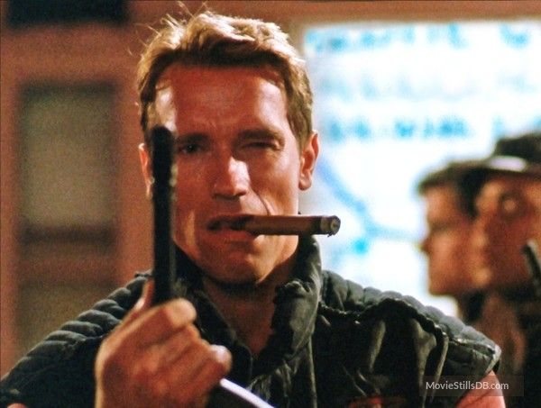  Một trong những phim đáng nhớ của ‘Terminator’ Arnold Schwarzenegger.