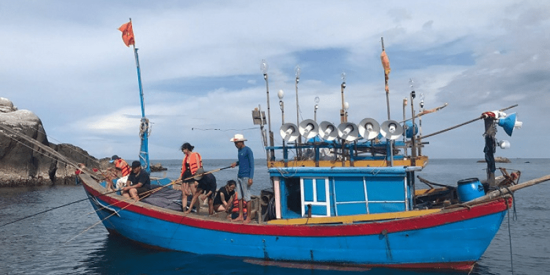 Tham gia hành trình câu cá trên biển với ngư dân làng chài Hàm Ninh Phú Quốc