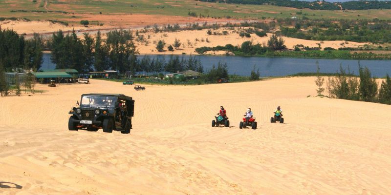 Trải nghiệm du lịch Bàu Trắng Mũi Né: Tận hưởng gió biển tại đồi cát trắng đẹp nhất Phan Thiết