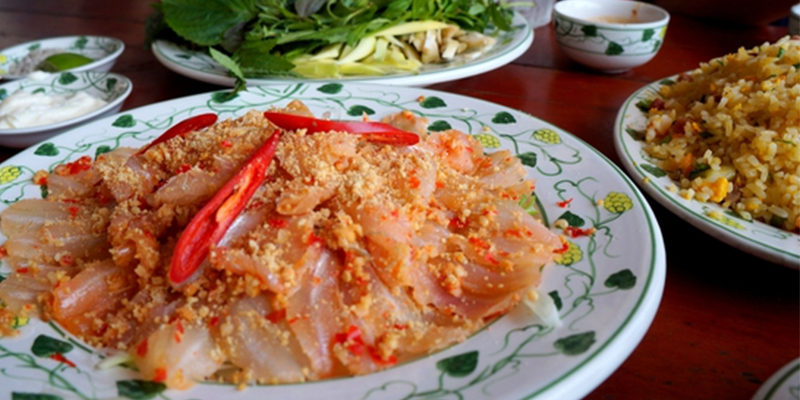 Gỏi cá Sầm Sơn với nước chấm “độc chiêu" đã  làm xiêu lòng rất nhiều thực khách