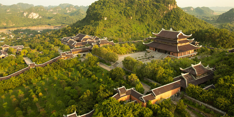 Bái Đính là một trong những quần thể chùa lớn nhất Đông Nam Á.
