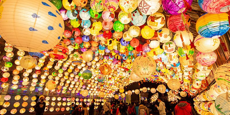 Những ngày giữa tháng Giêng, cả xứ Đài rực sáng sắc màu lễ hội đèn lồng.