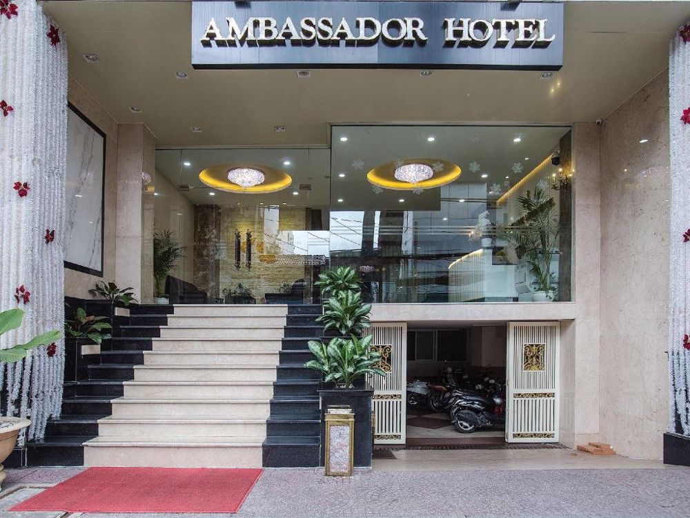 AMBASSADOR HOTEL (4*)