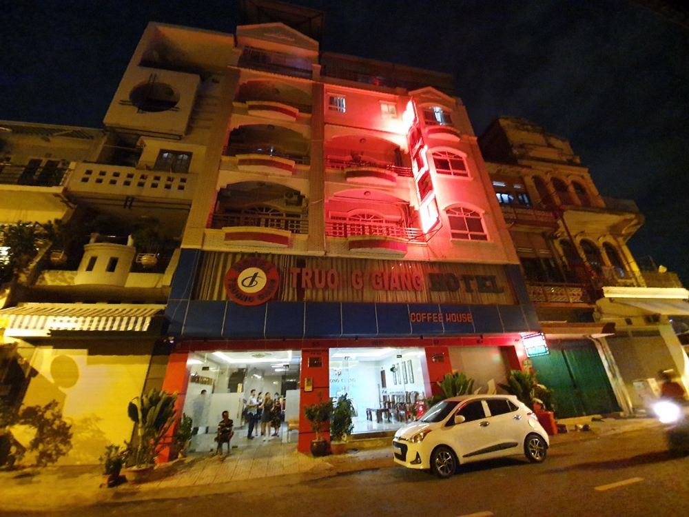 TRƯỜNG GIANG HOTEL